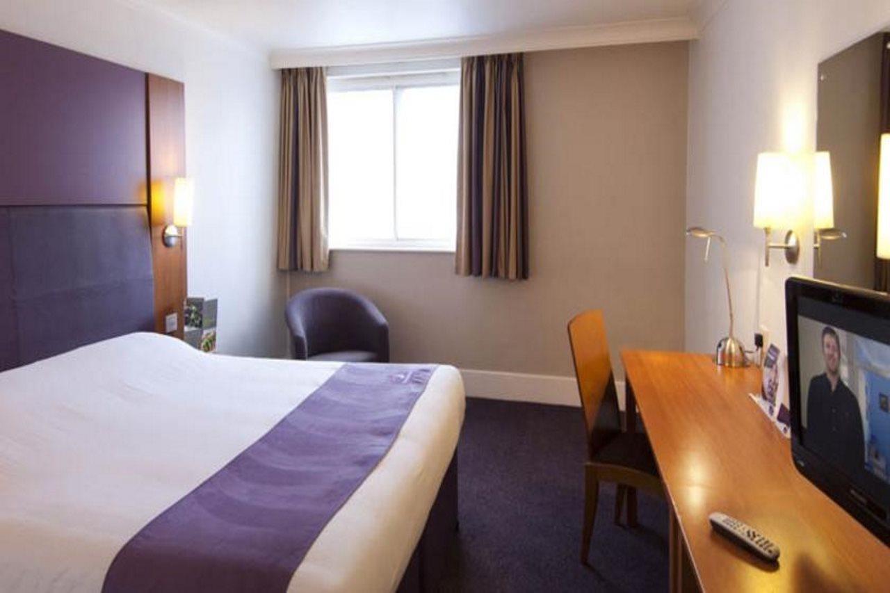 Premier Inn York North Bagian luar foto